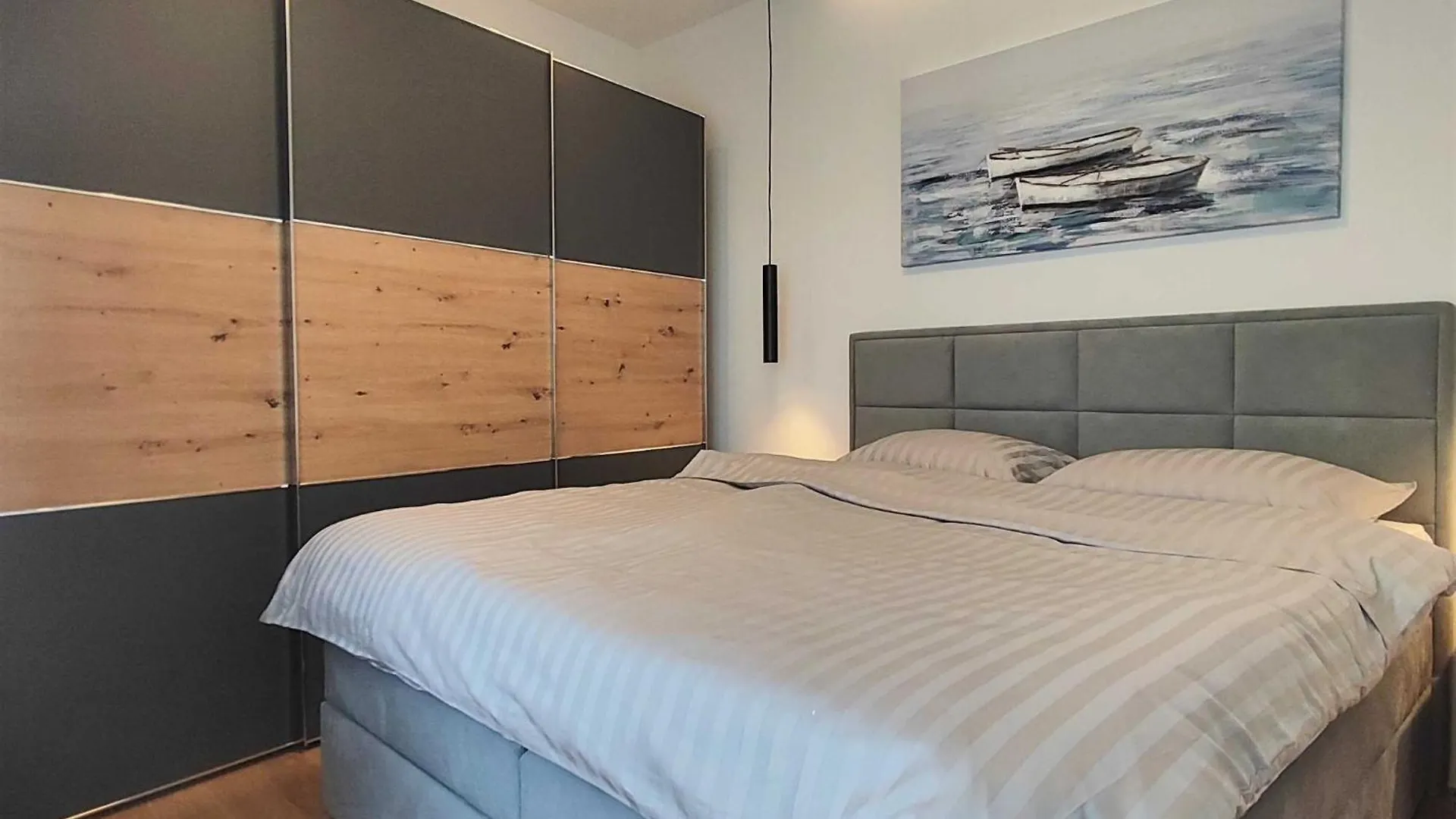 Apartment Bright And Spacious Stay With Private Parking In Crikvenica